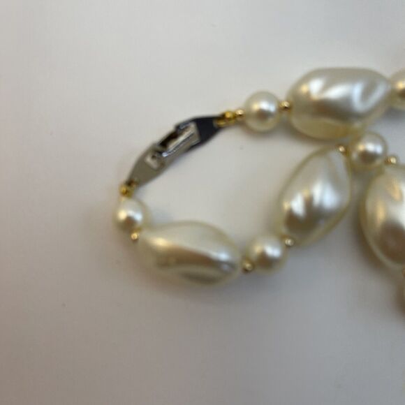 Vintage Necklace Gold Tone Acrylic Chunky Faux Pearl Beaded 16” B#6 - Picture 11 of 15